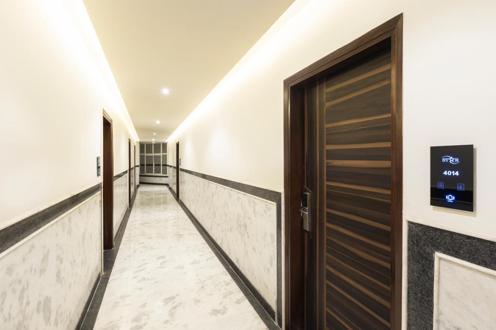 Hotel Aero Star By Star Group New Delhi Bagian luar foto
