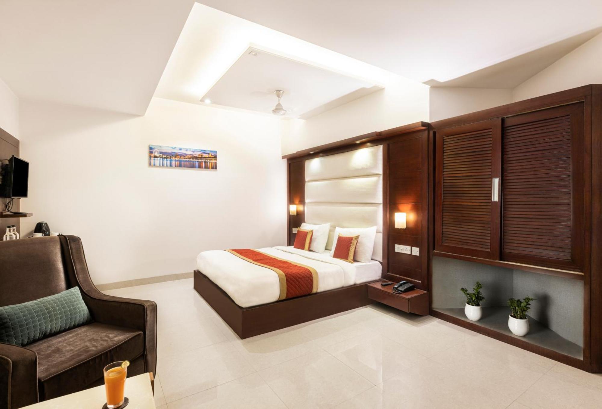 Hotel Aero Star By Star Group New Delhi Bagian luar foto