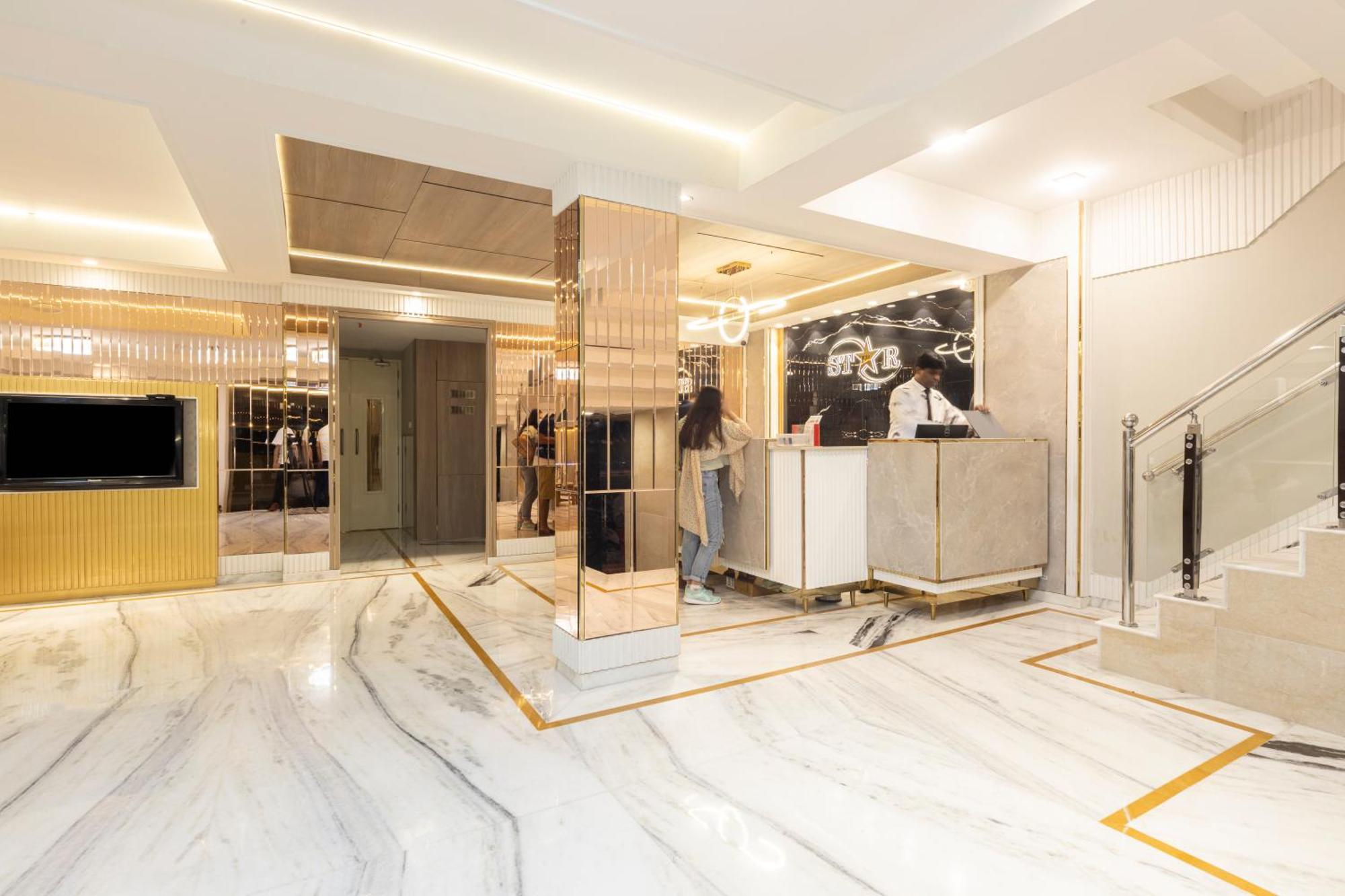 Hotel Aero Star By Star Group New Delhi Bagian luar foto