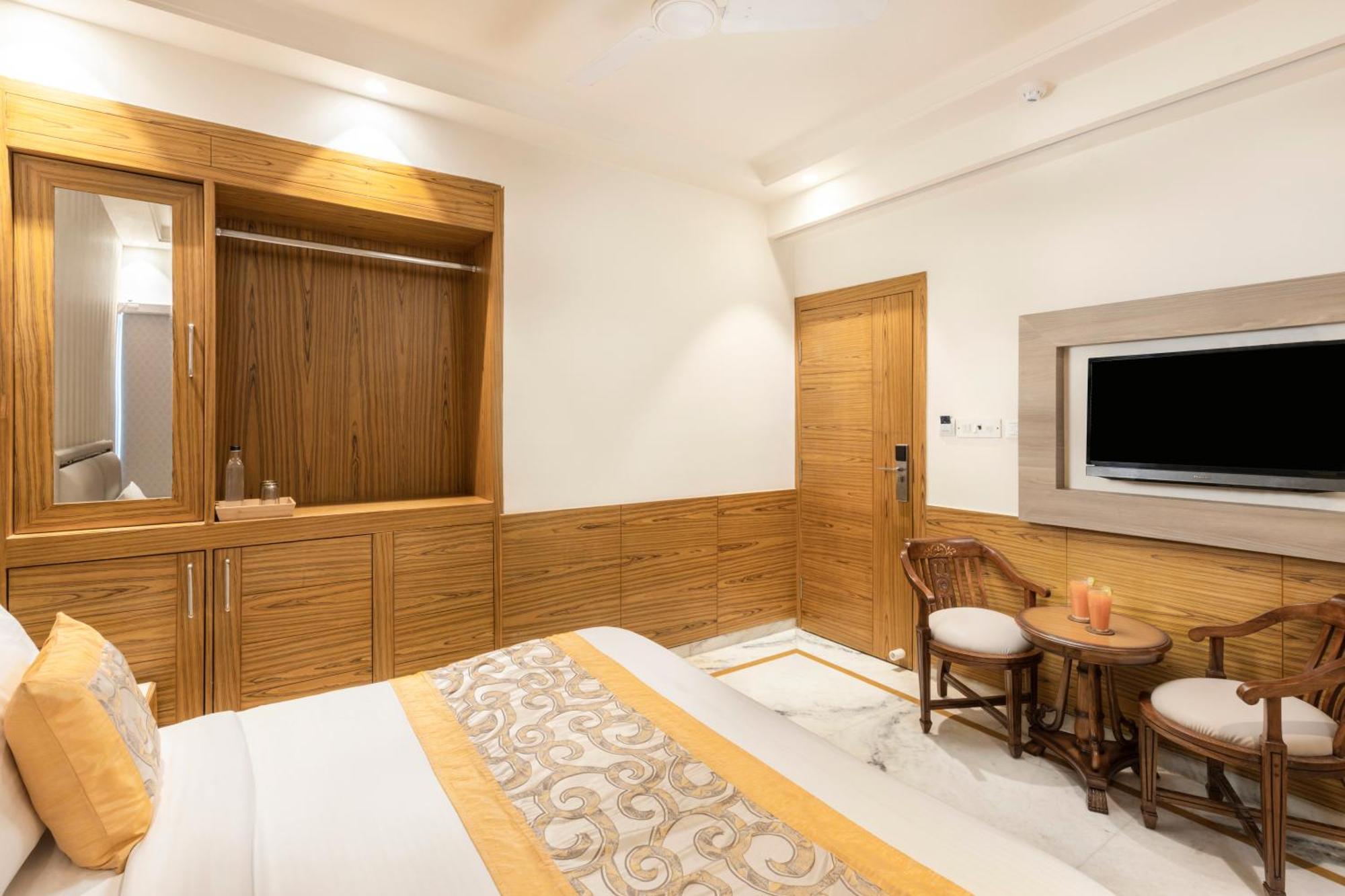 Hotel Aero Star By Star Group New Delhi Bagian luar foto