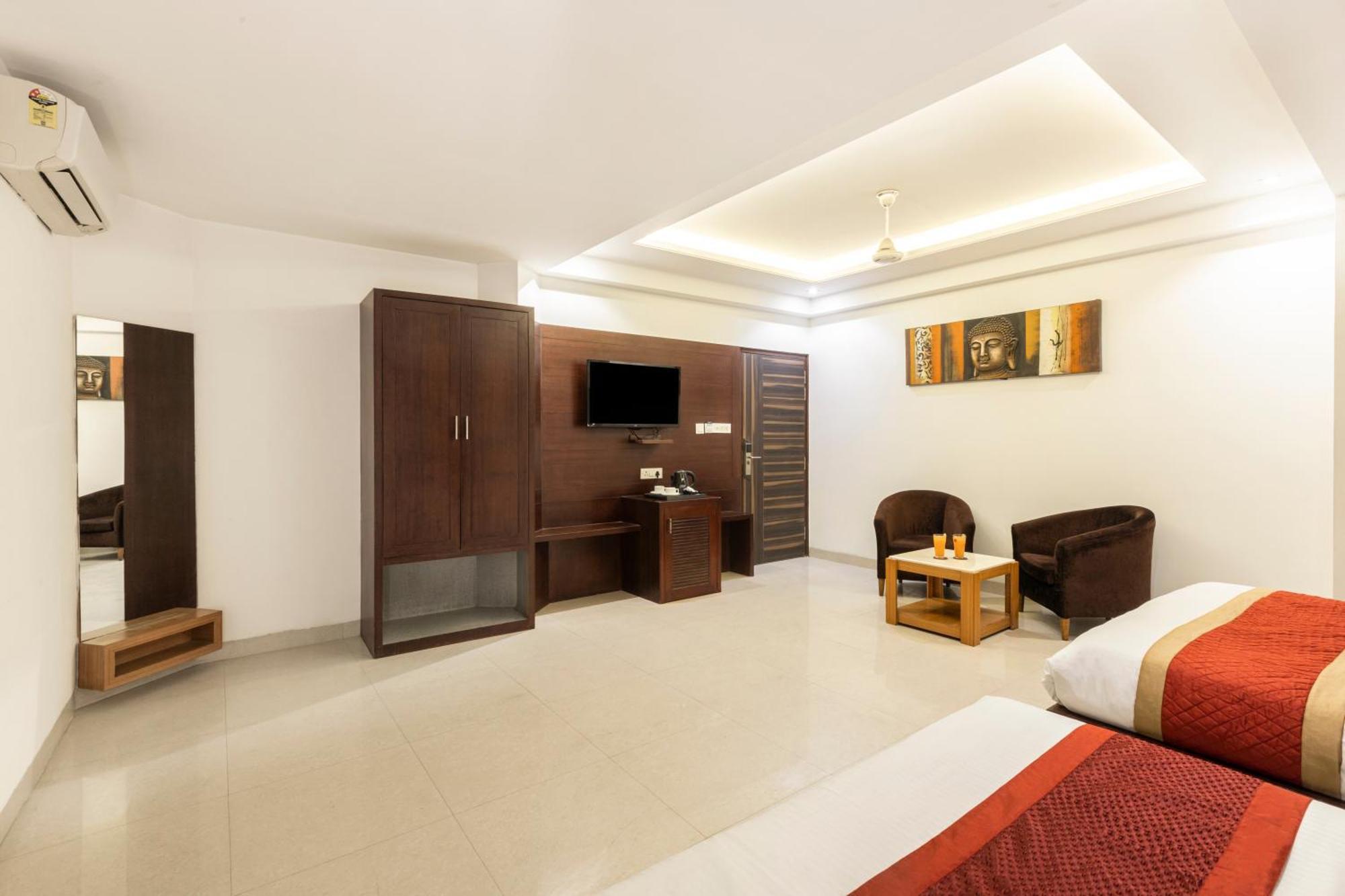 Hotel Aero Star By Star Group New Delhi Bagian luar foto