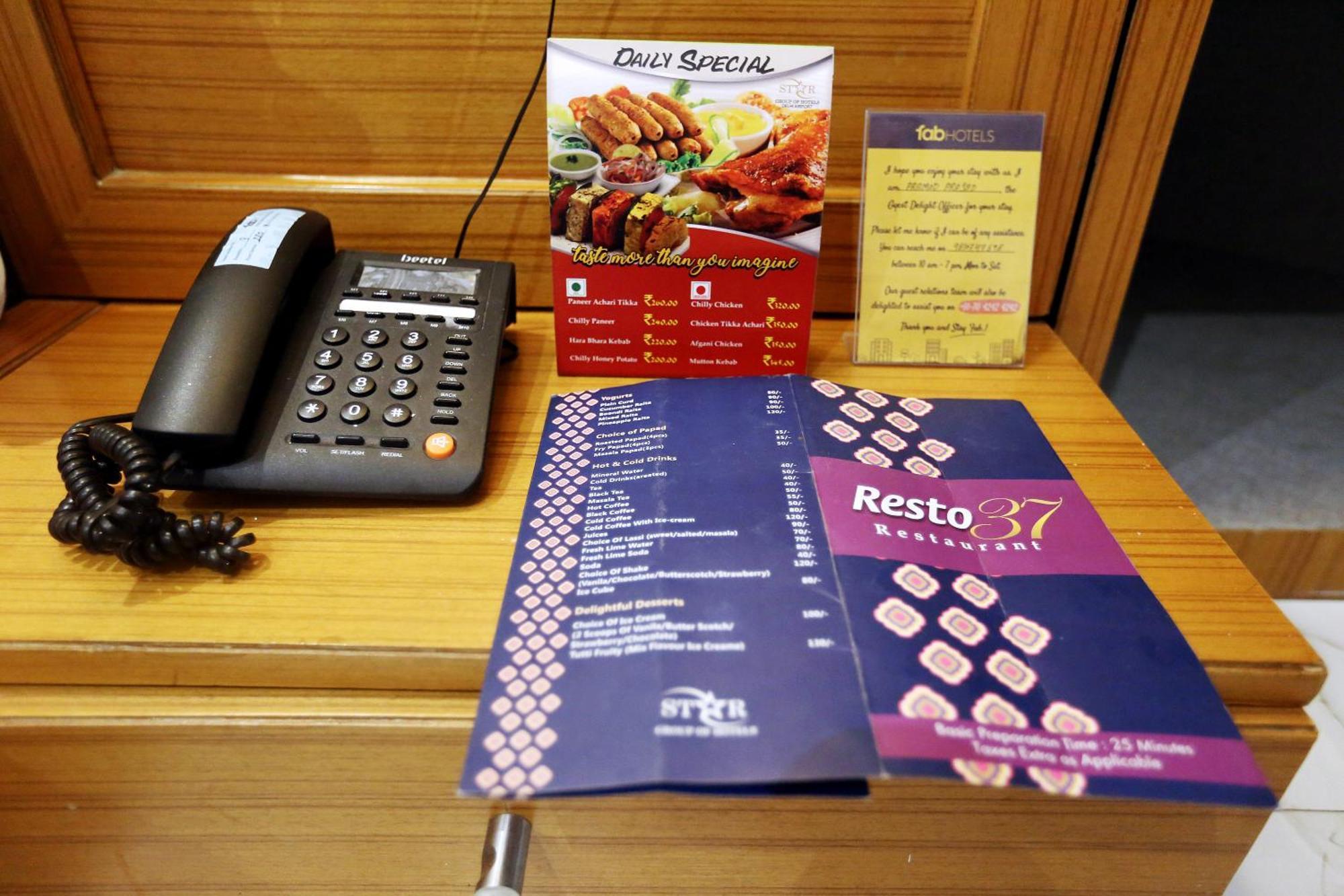 Hotel Aero Star By Star Group New Delhi Bagian luar foto