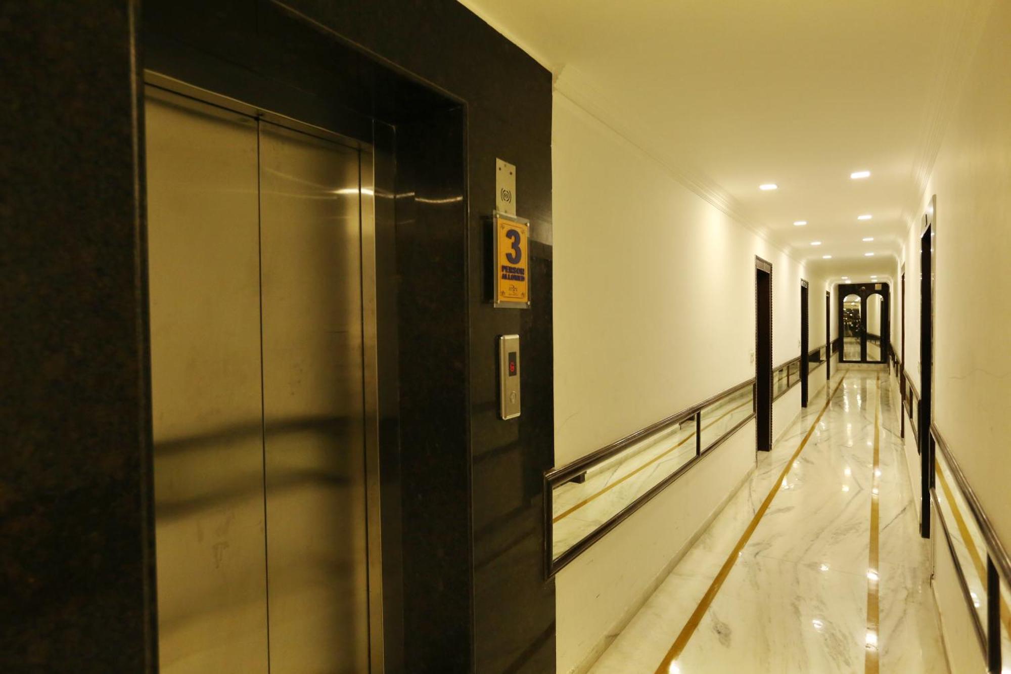 Hotel Aero Star By Star Group New Delhi Bagian luar foto