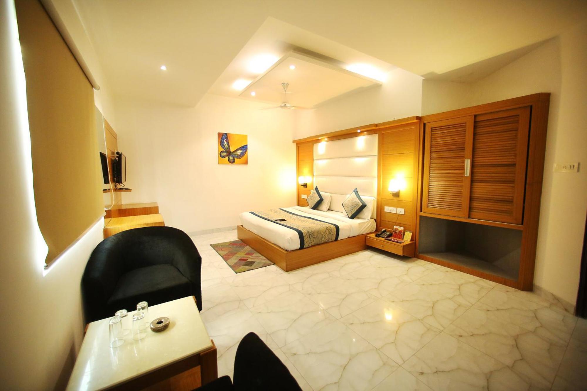 Hotel Aero Star By Star Group New Delhi Bagian luar foto