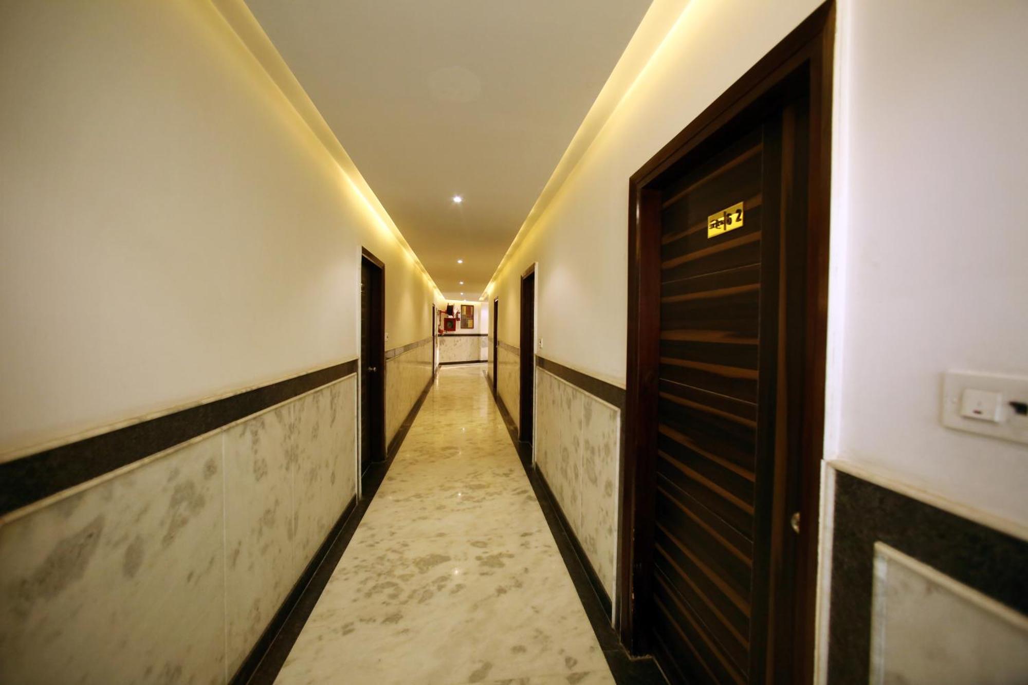 Hotel Aero Star By Star Group New Delhi Bagian luar foto