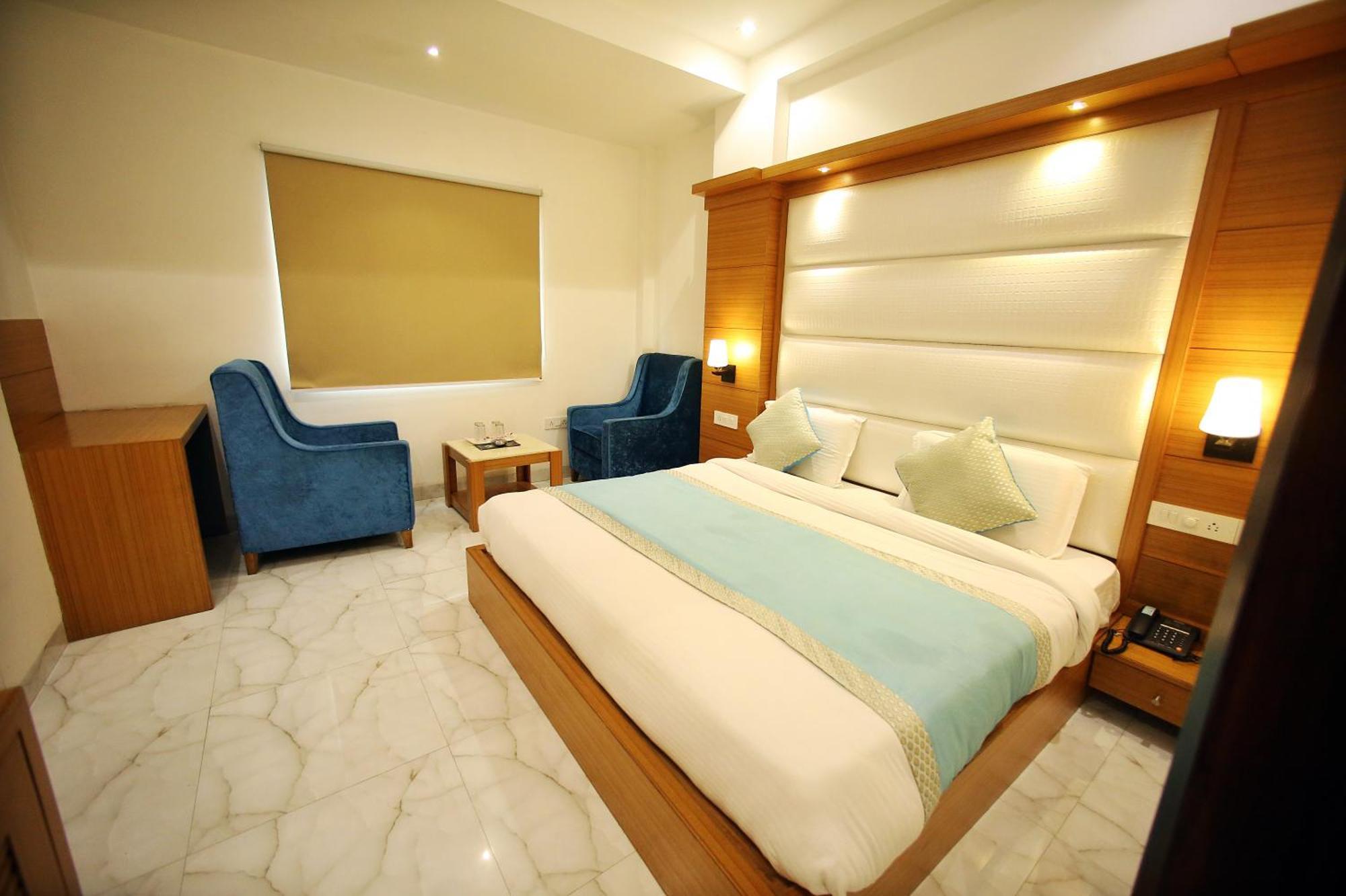 Hotel Aero Star By Star Group New Delhi Bagian luar foto
