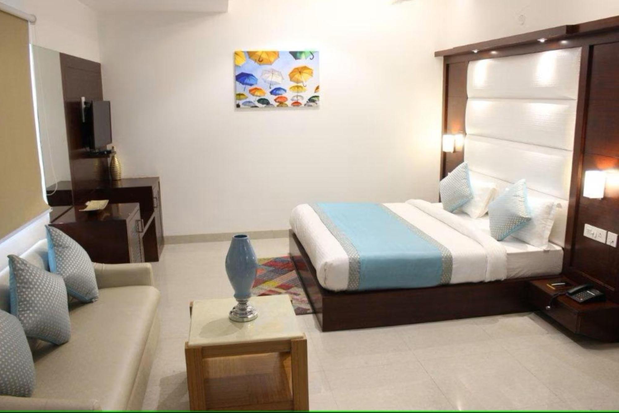Hotel Aero Star By Star Group New Delhi Bagian luar foto